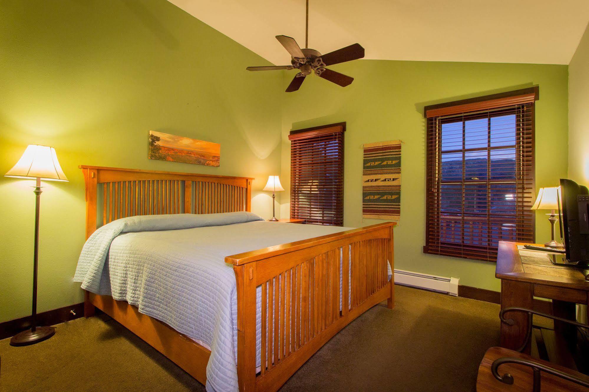 Marys Lake Lodge Mountain Resort And Condos เอสเทสพาร์ค ภายนอก รูปภาพ