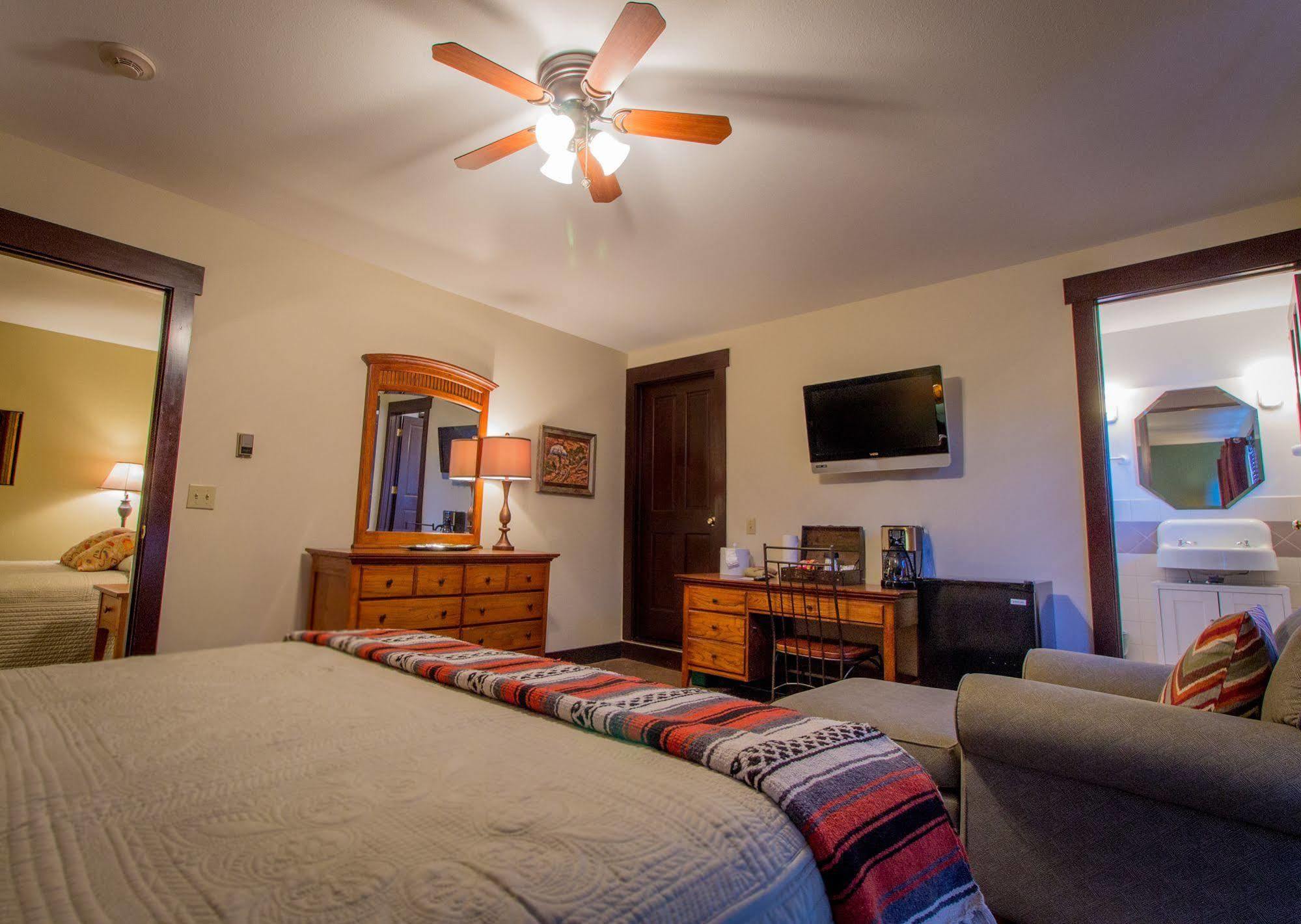 Marys Lake Lodge Mountain Resort And Condos เอสเทสพาร์ค ภายนอก รูปภาพ